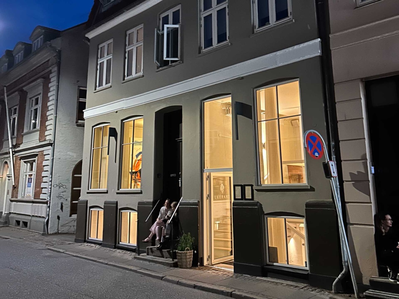 Restaurant Ukurant i Mejlgade set udefra gaden af
