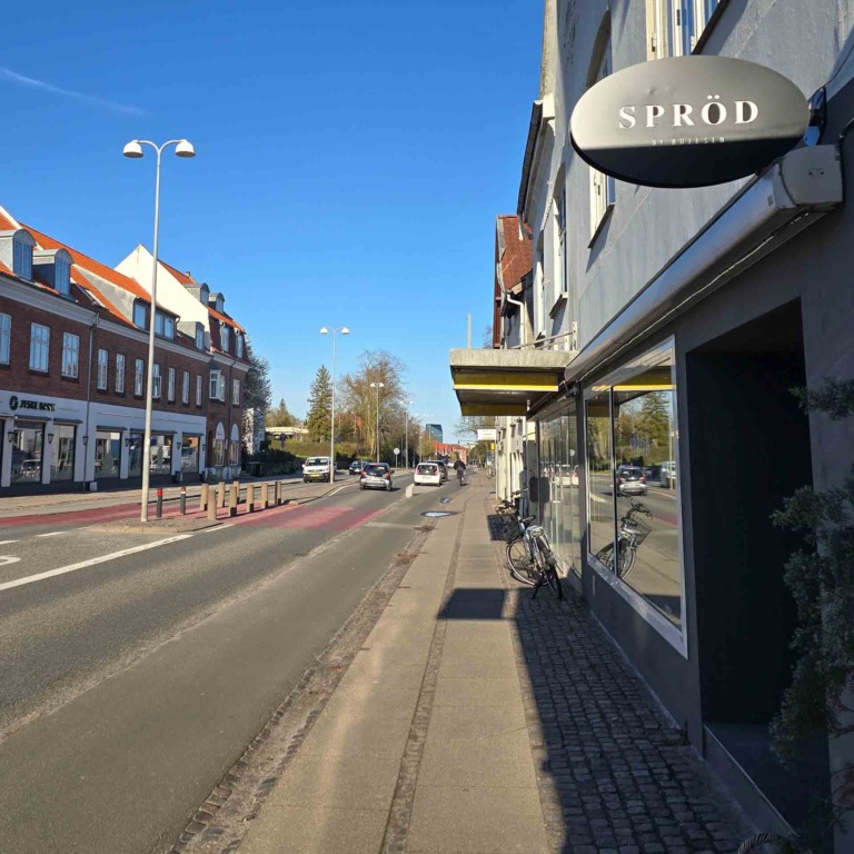 Spröd Pizza i Åbyh&oslash;j-3