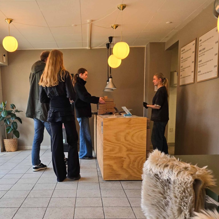 Spröd Pizza i Åbyh&oslash;j-4
