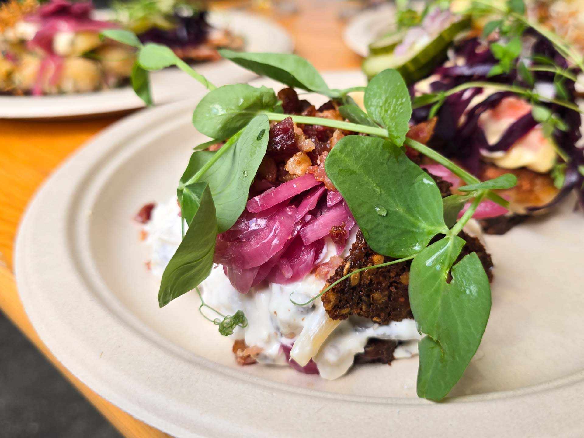 Et stykke med hønsesalat fra Livretten
