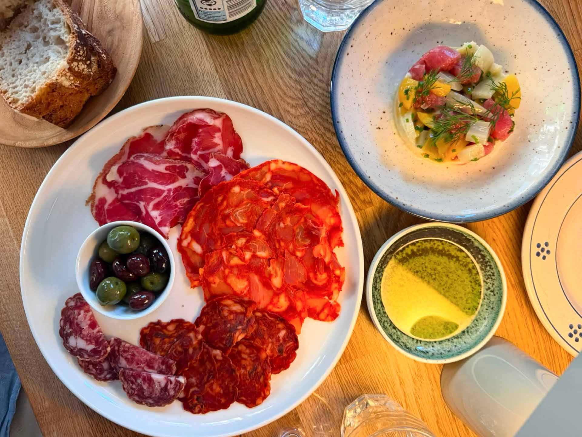 Über-seriøs salumi, alt er egen-import, og det smages i Jægergårdsgade. Spiseguiden Aarhus