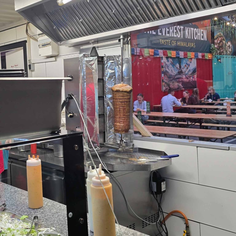 D&ouml;nerspyd og sauceflasker hos Berlin Gem&uuml;se D&ouml;ner i Aarhus Street Food